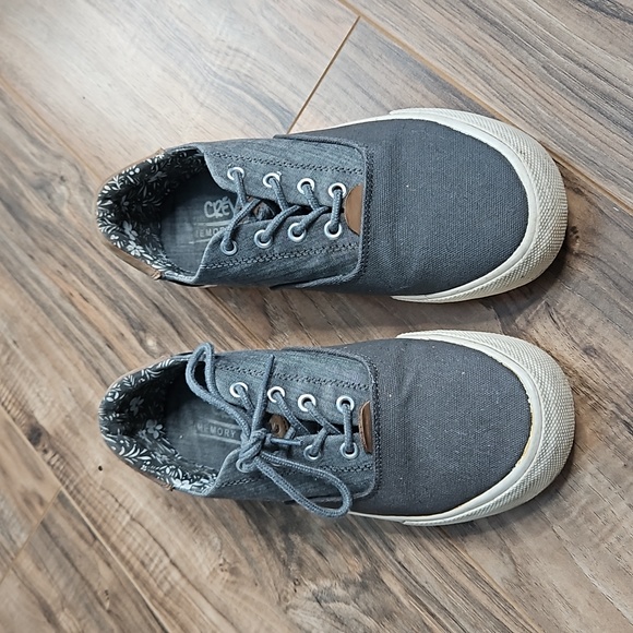Crevo Gray Casual Lace Sneakers - Picture 1 of 10